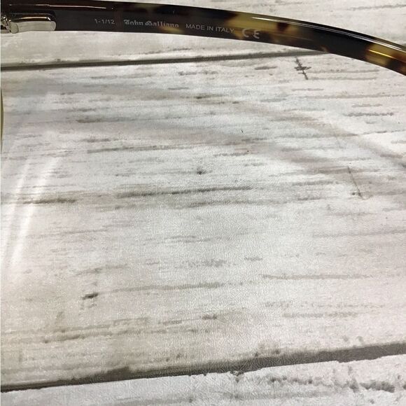 John Galliano eyeglasses - Picture 5 of 7